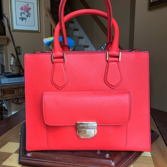 Michael Kors Handbags - MK Bridgette handbag